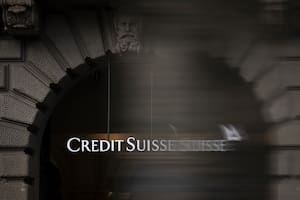 El banco suizo UBS compra a su rival Credit Suisse