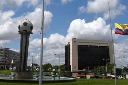 La sede de la Conmebol en Luque, Asunción, donde se realizará el sorteo de la etapa de grupos