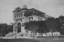 ¿Cuánto tardó en construirse el edificio del Museo Argentino de Ciencias Naturales?