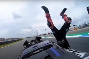 Las dos caídas del campeón Quartararo y el triunfo de Bagnaia en el MotoGP en Assen