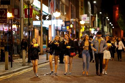La vida nocturna en Liverpool, Gran Bretaña