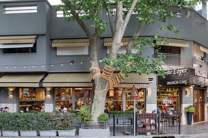 La segunda sucursal de una tradicional confitería fundada en 1905.