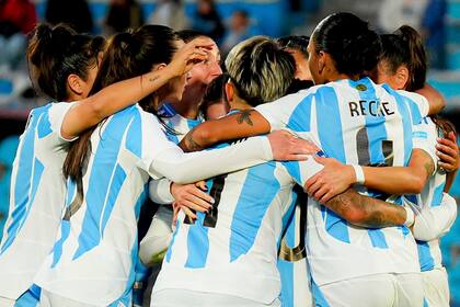 La Selección Argentina de fútbol femenino derrotó a Uruguay por 3-1