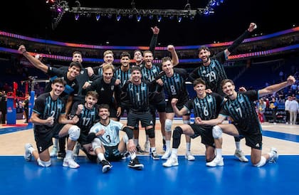 La selección argentina de vóleibol masculino logró dos victorias y dos caídas en el primer weekend de la VNL