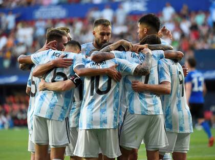 La selección argentina debuta en la Copa del Mundo ante Arabia Saudita el 22 de noviembre