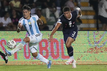 La selección argentina empezó perdiendo ante Paraguay en el Preolímpico, pero rescató un empate