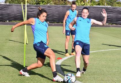 La selección argentina femenina afronta su último entrenamiento en la previa del primer amistoso