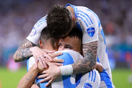La selección argentina ganó los tres partidos del grupo y se afianza como serio candidato