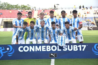 La selección argentina necesita ganarle a Paraguay en la tercera fecha para no quedar relegado en la lucha por los primeros puestos del grupo A
