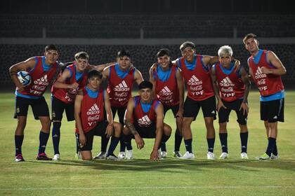 La selección argentina ultima detalles para el debut, en los entrenamientos en Indonesia