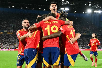 La selección de España es la de mayor poderío ofensivo hasta ahora en la Eurocopa; será la rival de la anfitriona, Alemania.
