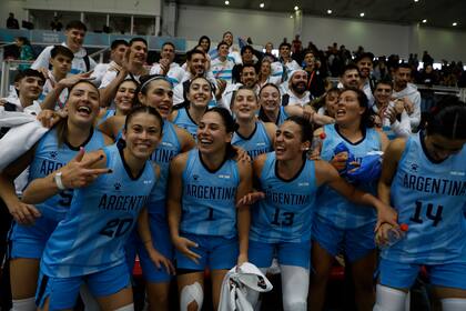 La selección femenina de Argentina ganó una histórica medalla de bronce en los Juegos Panamericanos de Santiago de Chile 2023, tras derrotar a Cuba