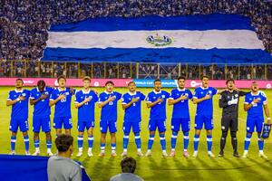 La selección salvadoreña cayó derrotada ante Surinam y se complican sus aspiraciones mundialistas