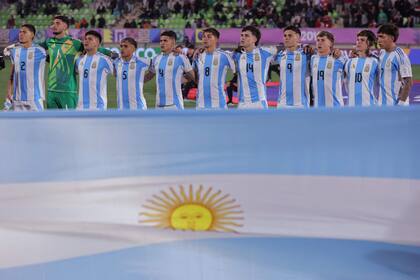 La selección sub 20 salió a la cancha con todos sus titulares disponibles