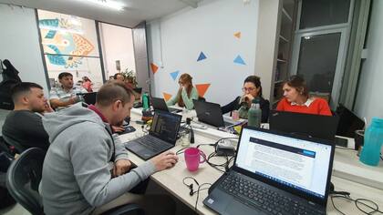 La semana laboral de cuatro días estimularía la economía a través de la demanda de las industrias del ocio, la hostelería y el turismo.