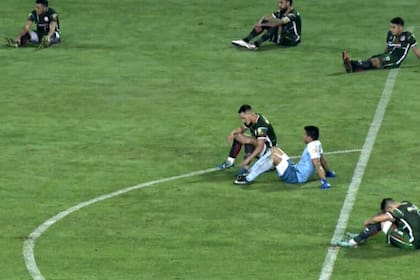 La sentada del plantel de San Jorge ante Alvarado, en Mar del Plata