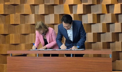 La SEP, la SRE y el IMME firmaron un convenio para facilitar el acceso educativo a nacionales en el exterior y en retorno