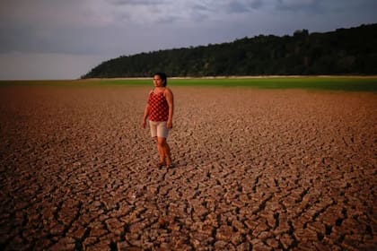 La sequía afectó los ríos que atraviesan la Amazonía, como el Tapajós