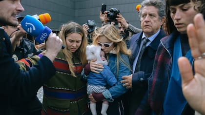 La serie combina drama psicológico, misterio y tensión constante, explora cómo un solo error puede cambiar la vida de varias personas para siempre