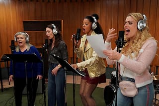 En Girls5Eva hay amistad femenina, reinvención personal y canciones que se ríen de lo peor de la cultura pop