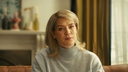 La serie está narrada a través de la voz de Muirhead, la mujer del asesino.