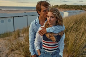 La serie que tiene 10 capítulos, combina intriga y escenas subidas de tono y ya está entre lo más visto