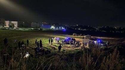 La serie reconstruye la búsqueda de pistas en los alrededores del lugar de desaparición de Yara.