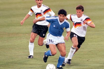 La serie recorrerá los inicios en la carrera de Maradona, su momento de gloria y su época como DT