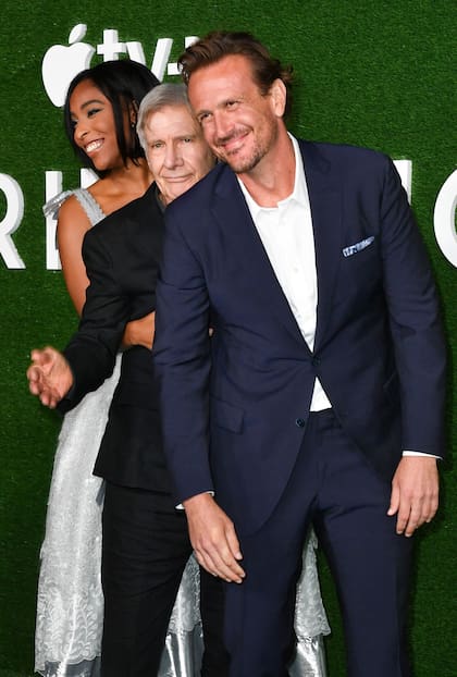La serie Srinking estrenó su segunda temporada en los Estados Unidos y sus protagonistas se vistieron con sus mejores galas y hasta hicieron un "trencito" para las cámaras para festejarlo