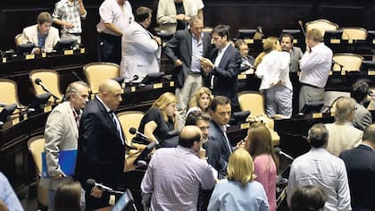 La sesión de la Legislatura se terminó levantando después de la medianoche