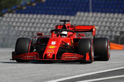 La SF1000, el modelo que estrenó Ferrari en el Gran Premio de Austria y con el que Vettel tuvo un desempeño calamitoso: undécimo en la qualy, apenas avanzó un puesto en la carrera