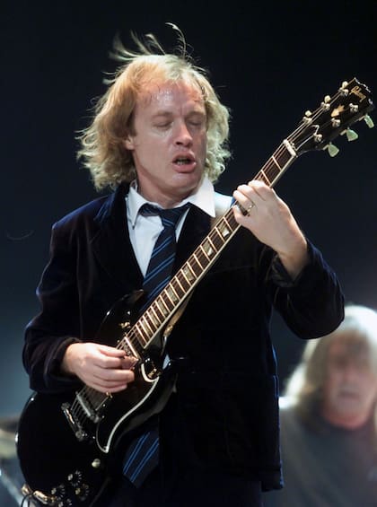 La SG: una máquina de rock y leyenda. El modelo de los cuernitos se lució en manos del líder de AC/DC, Angus Young
