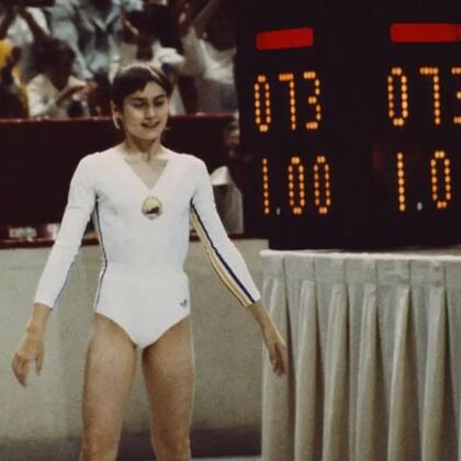 La siempre recordada participación de Nadie Comaneci en Montreal 1976, con el primer 10 de la historia y el marcador que no pudo indicar el puntaje perfecto por estar diseñado para mostrar tres dígitos.