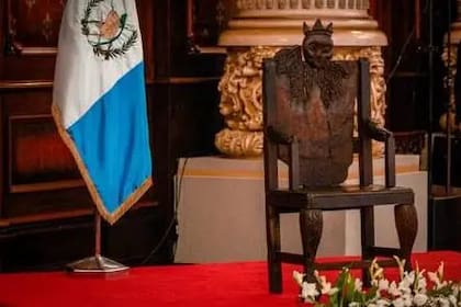 La silla perteneciente a Atanasio Tzul fue devuelta a la autoridad comunitaria recién en 2021.