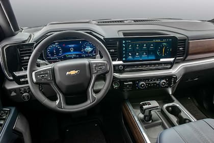 La Silverado High Contry es la más completa en materia de equipamiento.