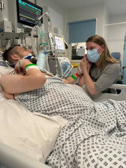 La situación de Edward se agravó rápidamente y le diagnosticaron neumonía, antes de que los médicos descubrieran que tenía "insuficiencia cardíaca activa"