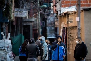 Traslado y aislamiento. El Gobierno fijó cómo se harán los testeos en las villas