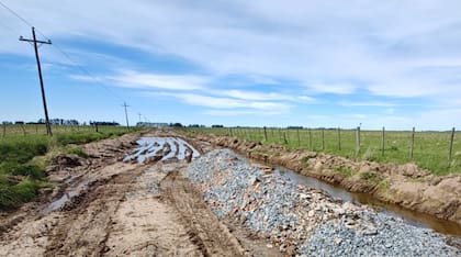 La situación también afecta a la educación: “Hay escuelas rurales en la zona y los chicos no pueden ir. Lo mismo ocurre para acceder a servicios esenciales como la policía, ambulancias, todo se complica”