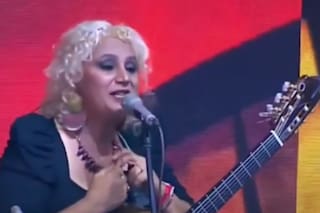 Quién es la artista que criticó a Milei y fue abucheada en el Festival de Cosquín