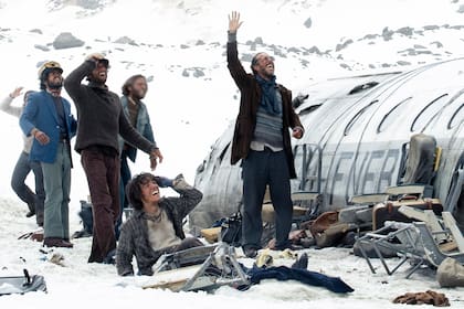 Una escena de La sociedad de la nieve, la apuesta española con elenco argentino para salir en busca del Oscar 