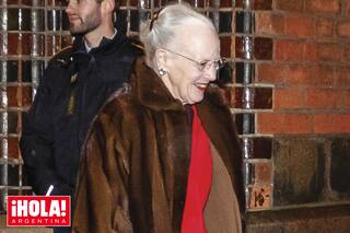 Mary y Federico de Dinamarca se mostraron juntos y de la mano después de las fotos del príncipe con otra mujer