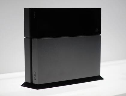 La Sony PlayStation 4, con un diseño totalmente despojado