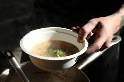 La sopa agripicante de Hong Kong Style es un clásico del restaurante que ahora pisa la feria
