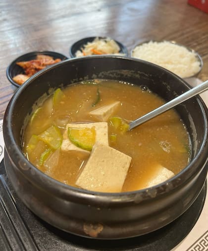 La sopa Doenjang Jjigae