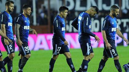 La sorpresiva eliminación de Racing en la Copa Argentina llenó al equipo de Avellaneda de incertidumbre
