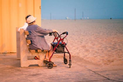 La SSA también administra los beneficios que apoyan a personas con discapacidad y adultos mayores con bajos ingresos