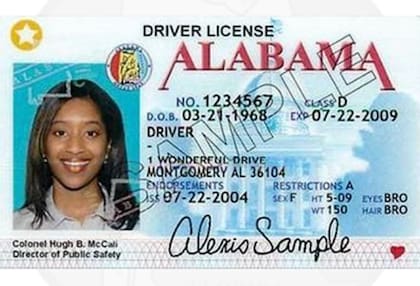La Star ID de Alabama, que cumple con la legislación Real ID, se identifica con una estrella en la parte superior izquierda