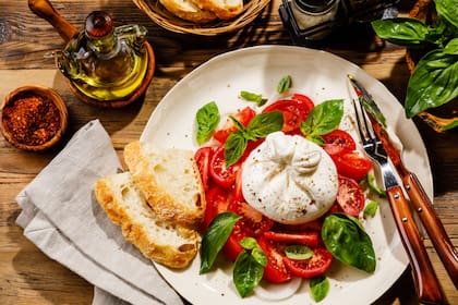 La stracciatella está en el corazón de la burrata