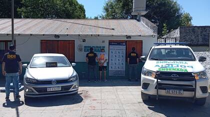 La Sub DDI de Ensenada fue alertada sobre el reingreso de Cañete Benítez al país y que éste se encontraba viviendo en la calle Calzetta y Moreno, en el Barrio El Hongo de Ensenada.