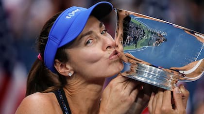 La suiza Martina Hingis ha vuelto al número uno de la clasificación de dobles